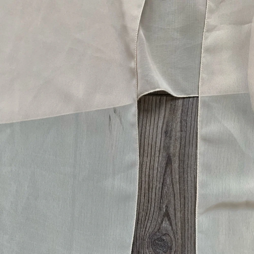Elegant Beige Embroidered scarf